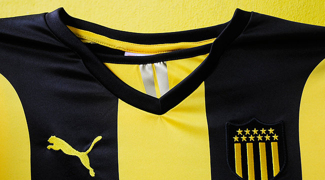 imagen de Peñarol presentó su nueva indumentaria PUMA