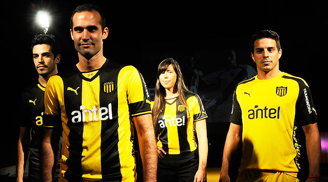 imagen de La presentación de la nueva indumentaria de Peñarol en imágenes