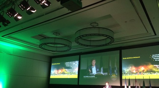 imagen de Peñarol, presente en el Congreso del Fútbol