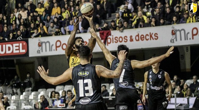 imagen de ¡Peñarol ganó en el Palacio!