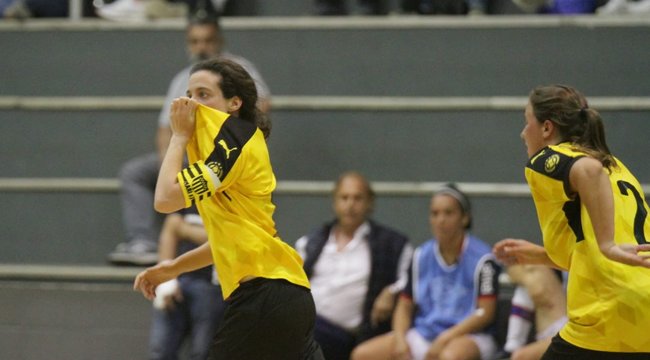 imagen de ¡Triunfo Clásico en Fútbol Sala Femenino!