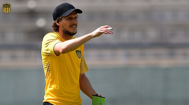 imagen de Peñarol trabaja bajo las órdenes de Diego Forlán
