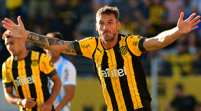 imagen de ¡Agónico triunfo en el debut!