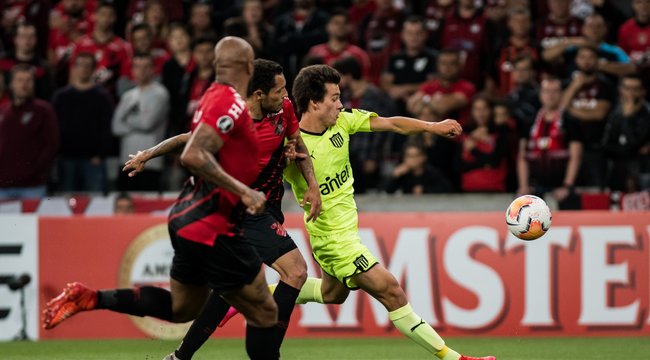 imagen de Athletico Paranaense 1-0 Peñarol