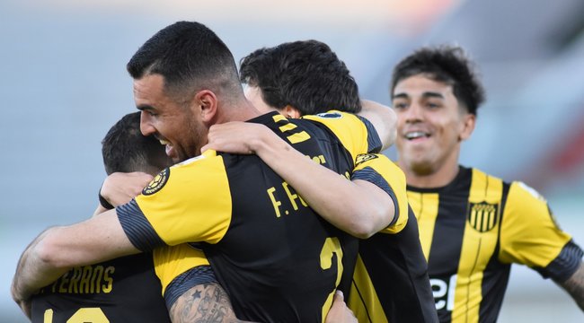 imagen de Peñarol recibe a Colo Colo