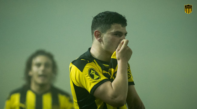 Peñarol Progreso Apertura 2021 Campeon del Siglo Alvarez Martinez imagen de Peñarol venció a Progreso y sigue en alza.