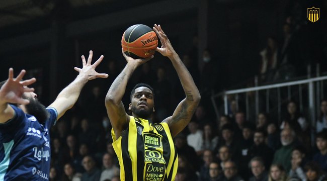 imagen de Peñarol venció a Malvín y se puso arriba en la serie
