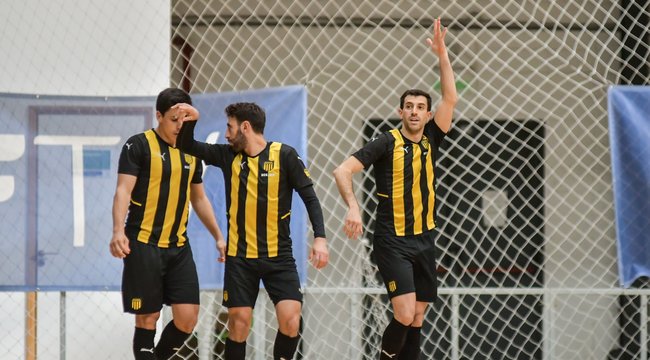 imagen de Peñarol puso un pie en semifinales