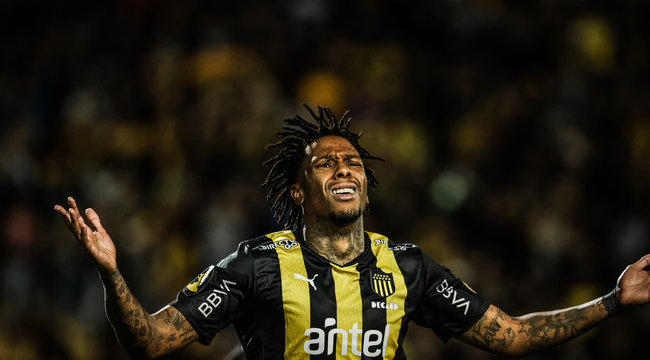 imagen de Peñarol venció a Boston River y es el único líder del Apertura