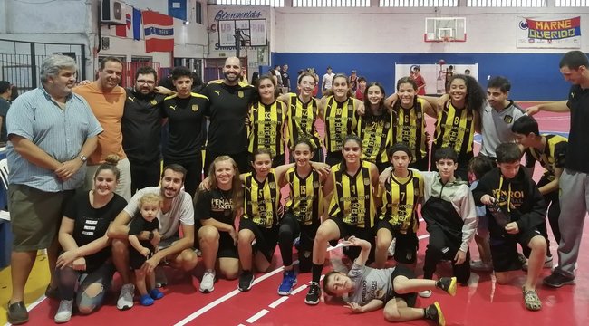 imagen de ¡Histórico! Peñarol se estrenó en básquetbol femenino