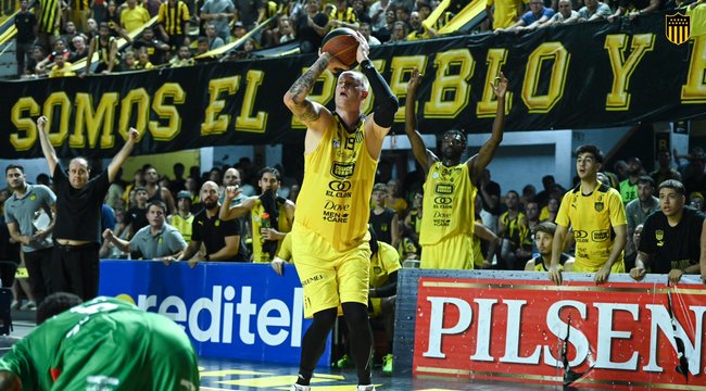 imagen de Peñarol inicia su camino en los Playoffs ante Hebraica