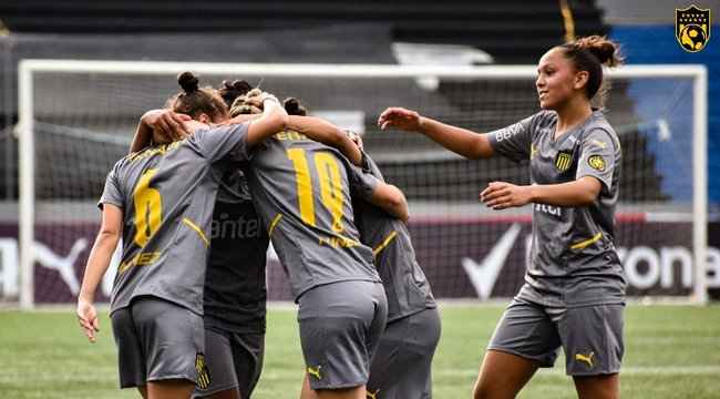 imagen de Peñarol venció 3-0 a Danubio en el Charrúa