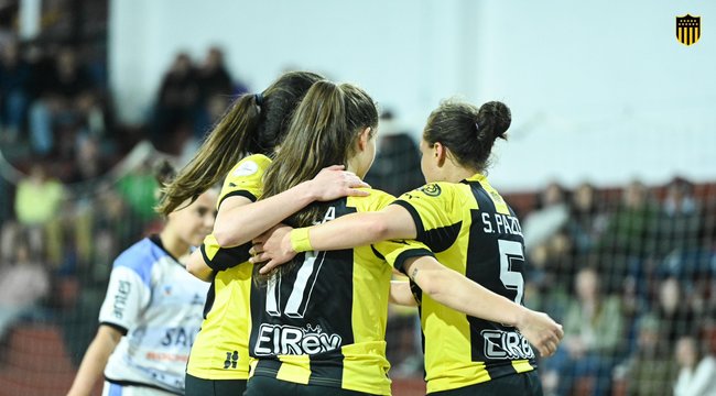 imagen de Peñarol a semifinales con goleada