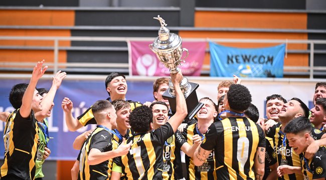imagen de ¡Peñarol ganó el clásico y es Tricampeón Uruguayo!