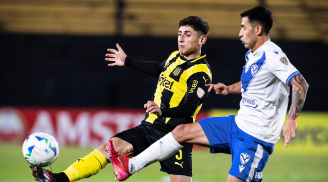 imagen de Peñarol empató con Vélez y clasificó a octavos de final