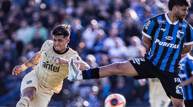 imagen de Peñarol igualó 2-2 con Liverpool en Belvedere
