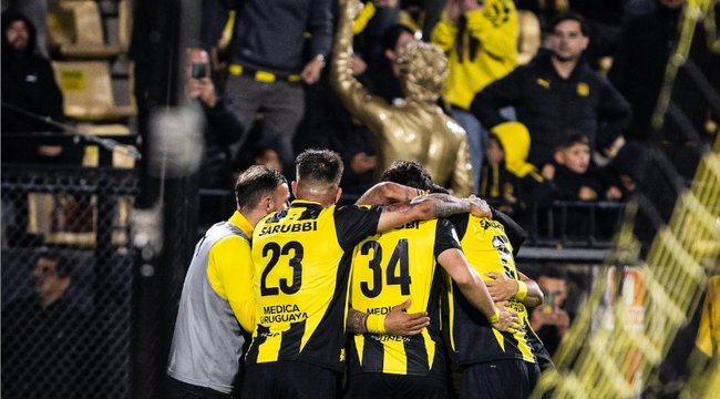 imagen de Peñarol venció a Danubio 2 a 0 y se mantiene líder del Clausura
