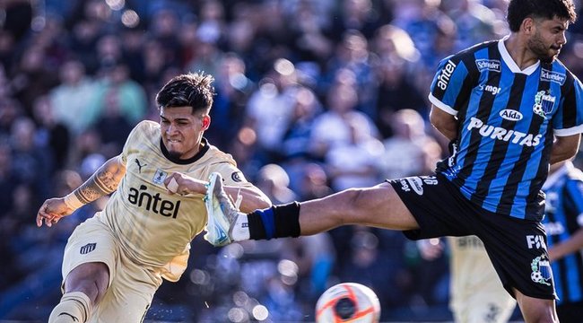 imagen de Peñarol enfrenta a Liverpool en la semifinal de la Liga AUF Uruguaya