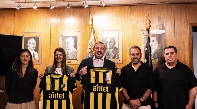 imagen de Autoridades Municipales visitaron el Palacio Peñarol