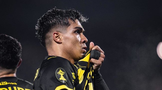 imagen de Peñarol, a la final del Torneo Intermedio y a la cima de la Tabla Anual