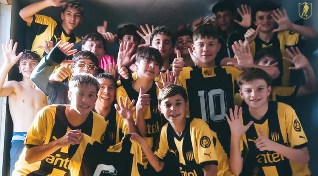 imagen de Dominio de Peñarol en los clásicos de fútbol infantil